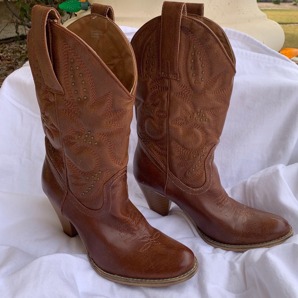 Very Volatile Boots